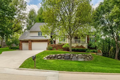 705 S 25th Ct, West Des Moines, IA 50265