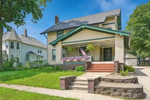 413 W 3rd St S, Newton, IA 50208