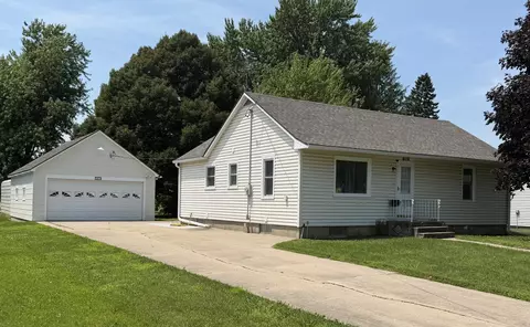 1429 Prince St, Grinnell, IA 50112