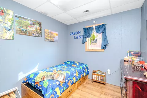 Bedroom - 3254 White Pole Rd, Stuart, IA 50250 photo 3 of 3