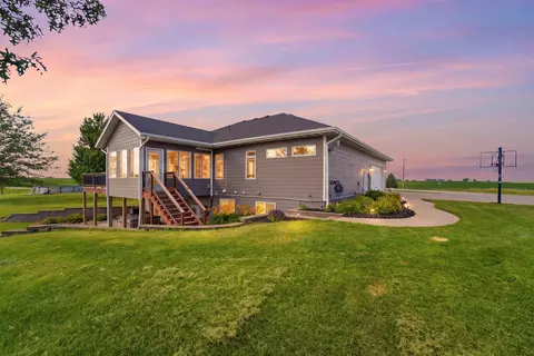 11161 S 76th Ave W, Prairie City, IA 50228