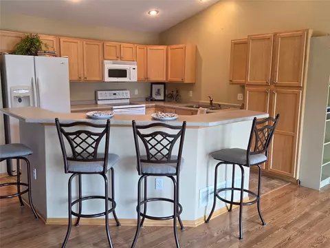 6117 NW 49th St, Johnston, IA 50131
