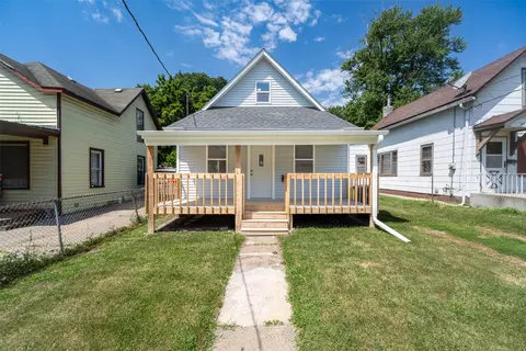 104 E 15th St, Des Moines, IA 50316