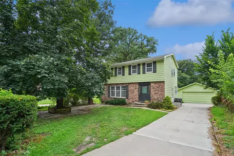 3612 38th St, Des Moines, IA 50310