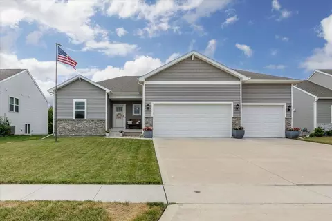 1204 Joshua Dr SE, Bondurant, IA 50035