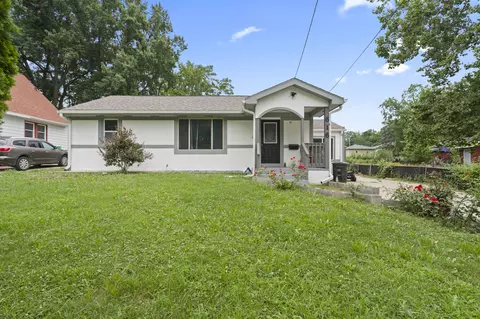616 Creston Ave, Des Moines, IA 50315