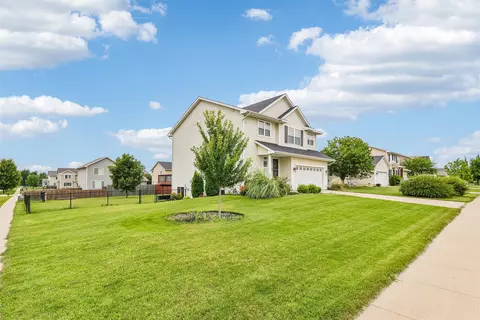 4704 NE Hayes Dr, Ankeny, IA 50021