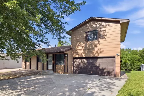 2700 SE 18th St, Des Moines, IA 50320