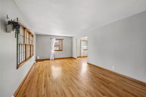 2608 Madison Ave, Des Moines, IA 50310