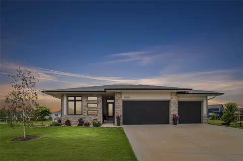 2000 NE Breezy Pt, Grimes, IA 50111