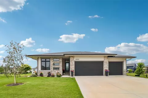 2000 NE Breezy Pt, Grimes, IA 50111