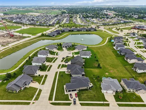 2000 NE Breezy Pt, Grimes, IA 50111