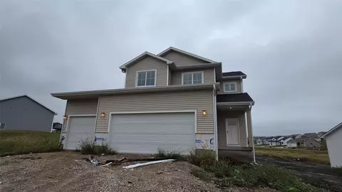 410 S Walnut Dr, Norwalk, IA 50211
