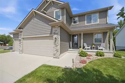 6510 Sunlight Dr, Pleasant Hill, IA 50327