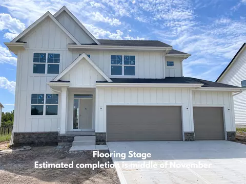 10118 NW 68th Ave, Johnston, IA 50131