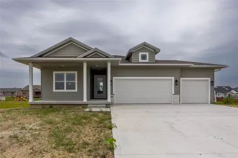 946 Wild Oak Dr, Huxley, IA 50124