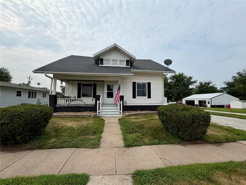 106 W Ames St, Russell, IA 50238
