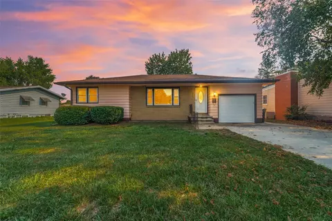 2615 Lucinda St, Perry, IA 50220
