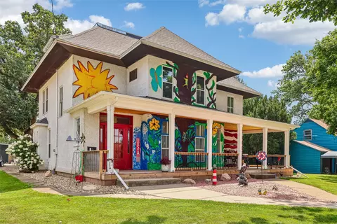716 E 5th St N, Newton, IA 50208