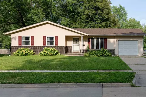 617 NW Beechwood St, Ankeny, IA 50023