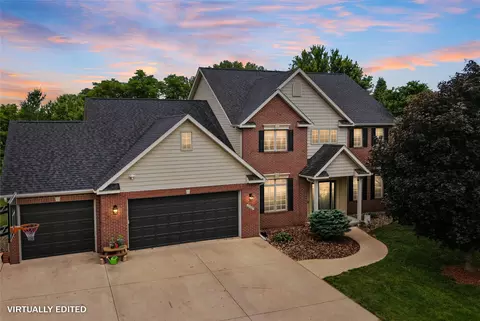 2605 Hemel Dr, Pella, IA 50219