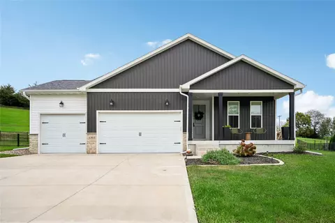 1302 S L Ct, Indianola, IA 50125