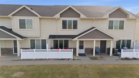 1401 N 6th St #3, Indianola, IA 50125
