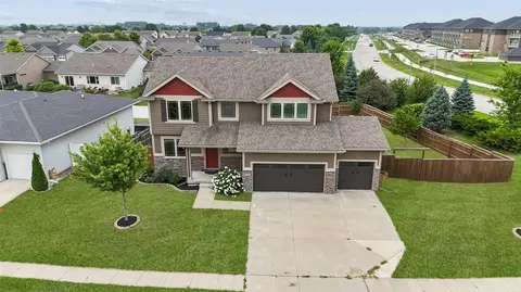 9794 Larchwood Dr, West Des Moines, IA 50266