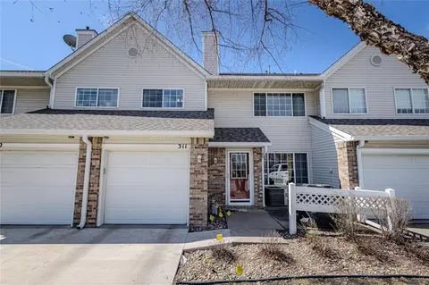 150 S Prairie View Dr #311, West Des Moines, IA 50266