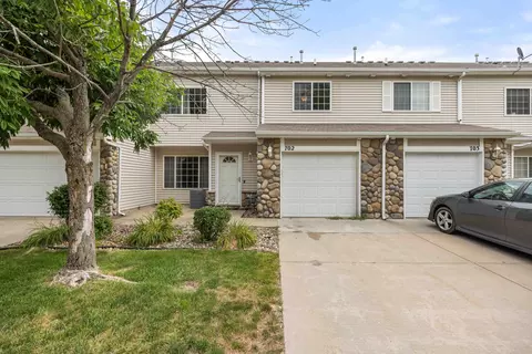 3799 Village Run Dr #702, Des Moines, IA 50317