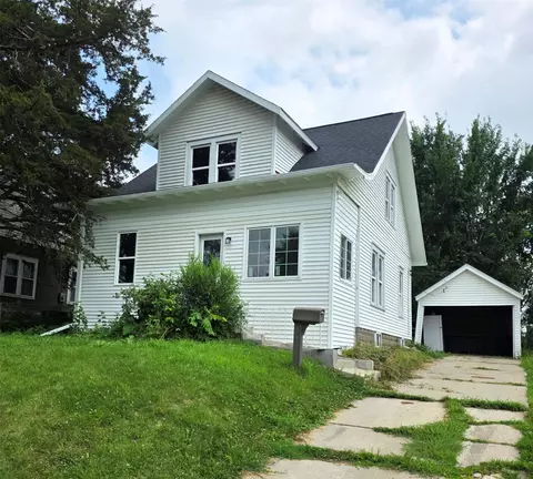 807 May St, Marshalltown, IA 50158
