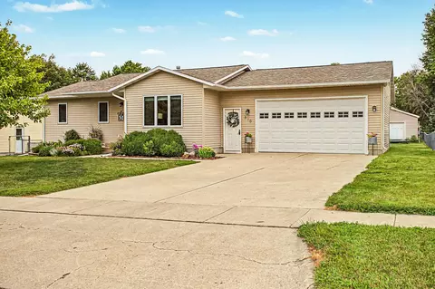 610 S Samson St, Roland, IA 50236