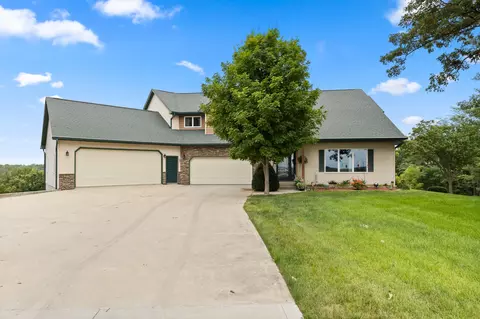 17652 J Ave, Perry, IA 50220