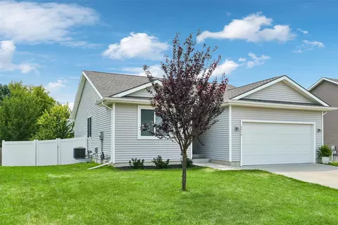 2016 2nd St SW, Altoona, IA 50009