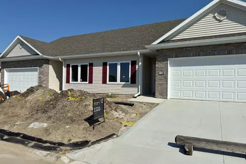 728 SE Ponds Edge Ln, Ankeny, IA 50021