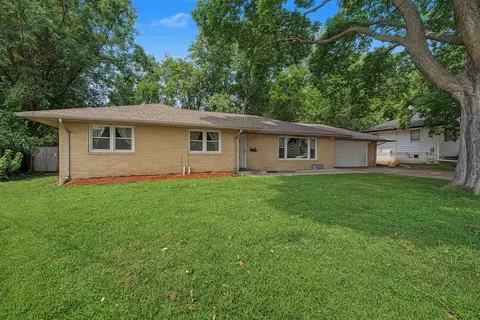 804 17th St, West Des Moines, IA 50265