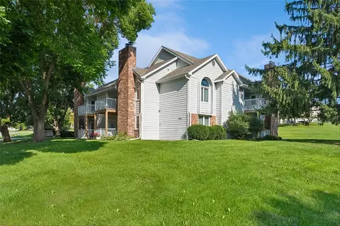 5221 Boulder Dr #7, West Des Moines, IA 50265