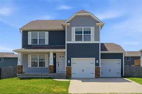 709 36th St SW, Bondurant, IA 50035
