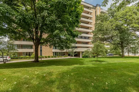 3663 Grand Ave #501, Des Moines, IA 50312