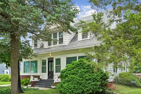 3719 Cottage Grove Ave, Des Moines, IA 50311