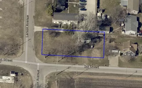 104 Larson Ave, Story City, IA 50248