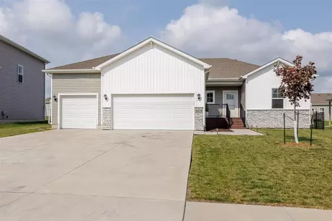 5418 145th St, Urbandale, IA 50323