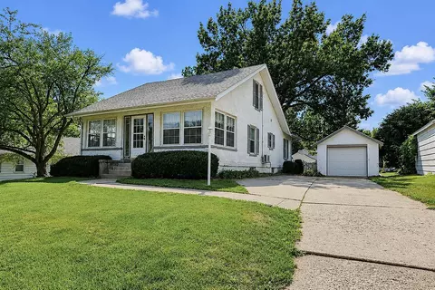 215 W 9th St S, Newton, IA 50208