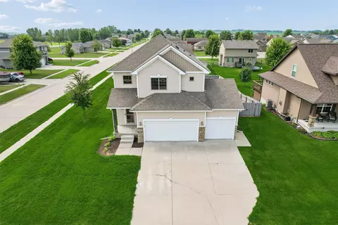 302 31st St SW, Altoona, IA 50009