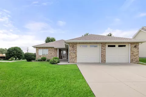 Exterior - 1403 Maple Dr, Adel, IA 50003 photo 5 of 5
