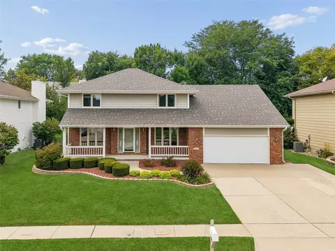 4420 98th St, Urbandale, IA 50322