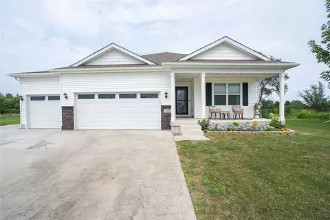 809 Dee St SE, Bondurant, IA 50035