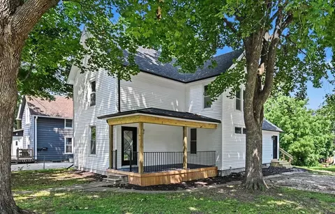804 E Ashland Ave, Indianola, IA 50125