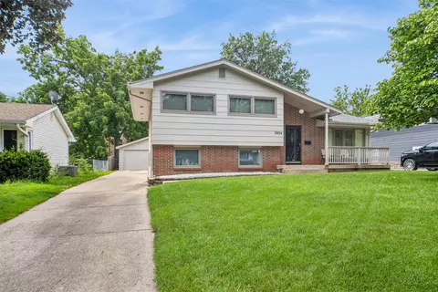 3024 Holcomb Ave, Des Moines, IA 50310