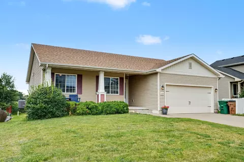 6020 Pine Ridge St, Johnston, IA 50131